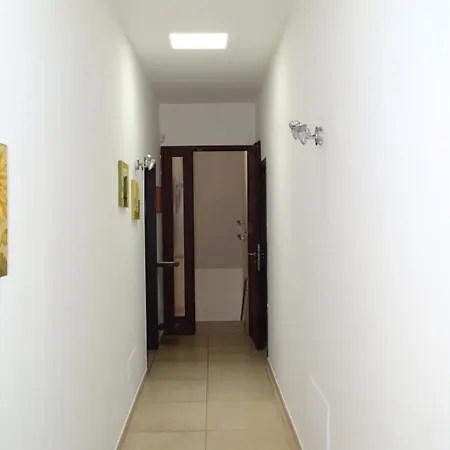 Soleluna בית הארחה