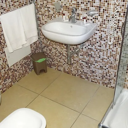 בית הארחה Soleluna 4*